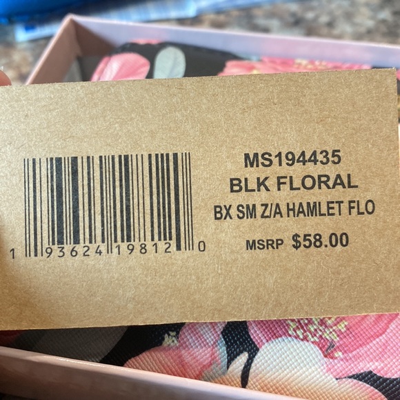 Steve Madden Floral Wallet - Picture 2 of 4